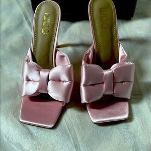 Women’s satin bow sandals